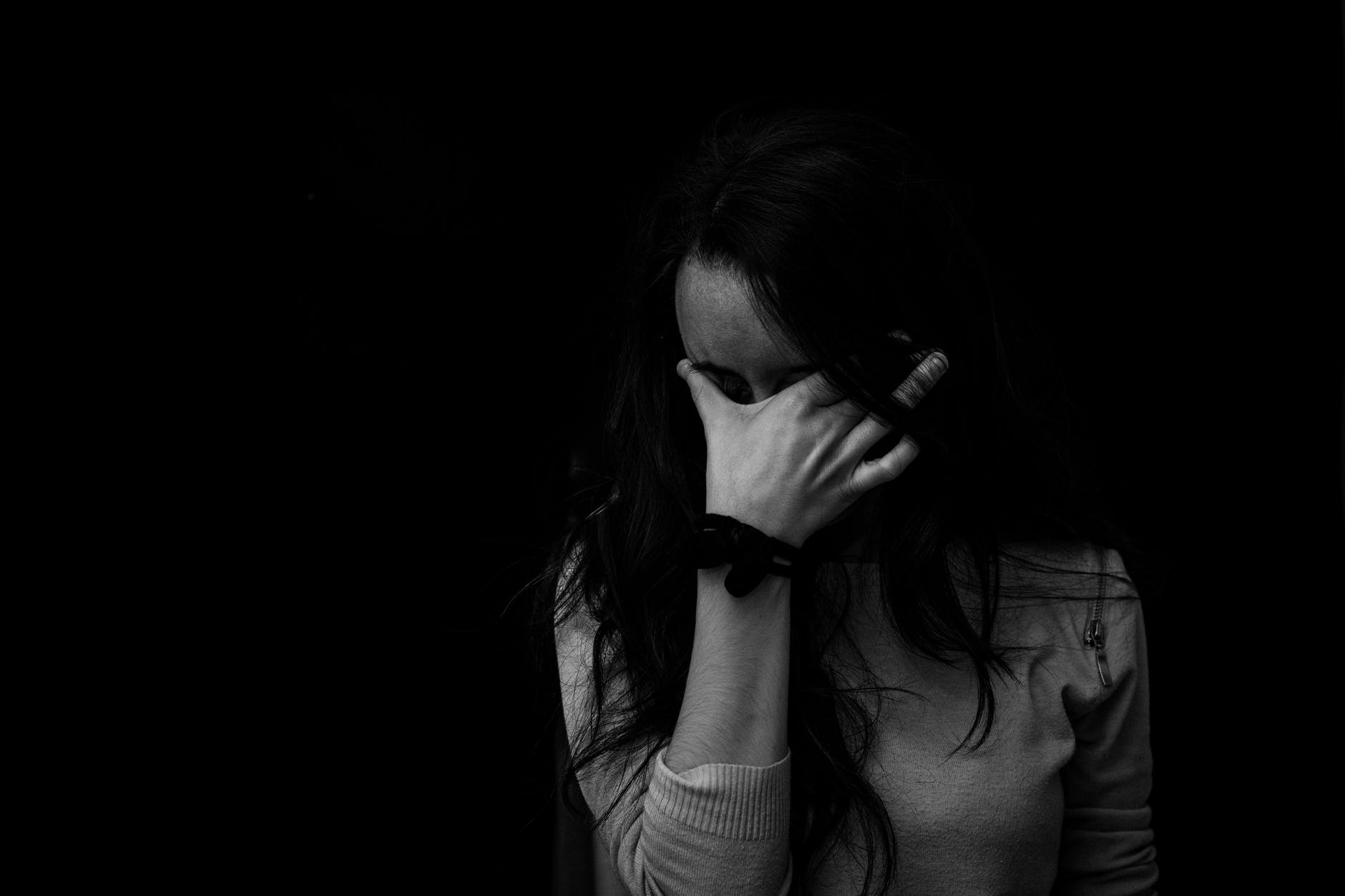 Depressão: 5 fatores de risco que podem contribuir no desenvolvimento da doença